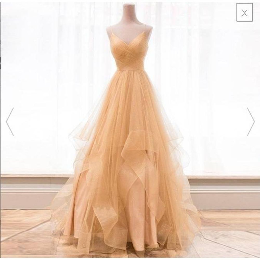 Royal Queen Gold V-neckline Tulle Party Dress Size 6